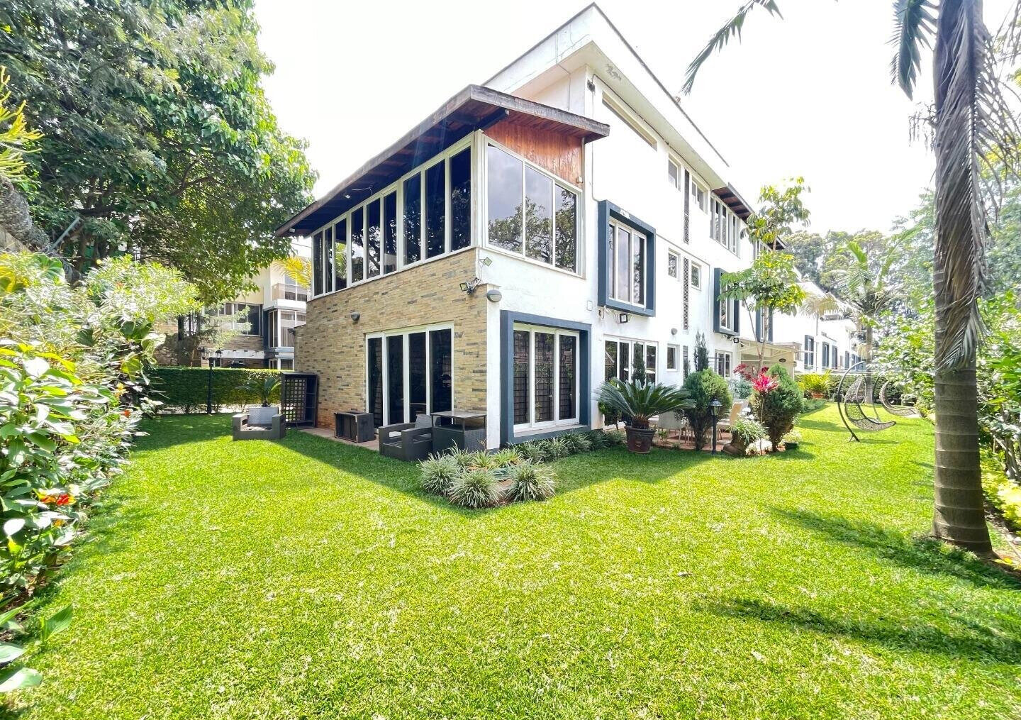 Homely 5-Ensuite Villa with Large Garden & DSQ - Lavington