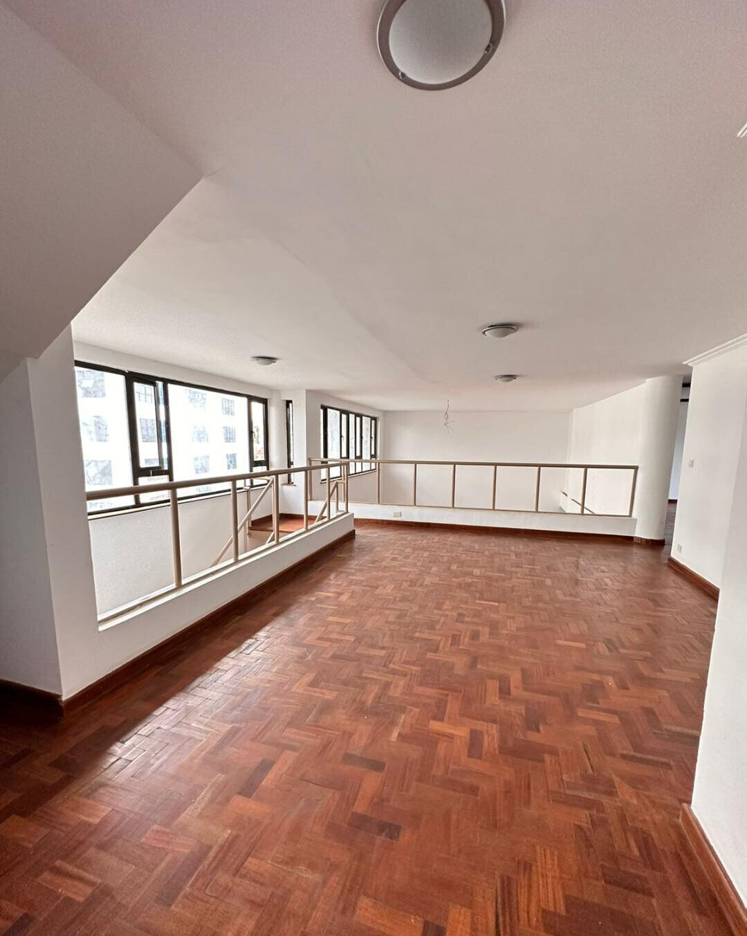 4-Ensuite Duplex with Roof Terrace & DSQ - Riverside Drive