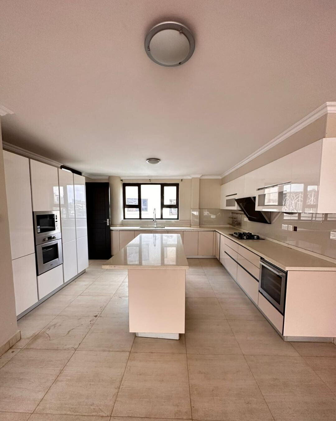 4-Ensuite Duplex with Roof Terrace & DSQ - Riverside Drive