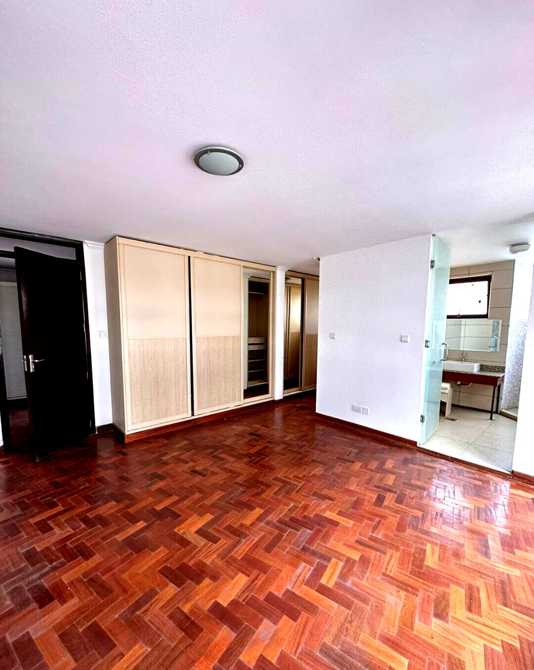 4-Ensuite Duplex with Roof Terrace & DSQ - Riverside Drive