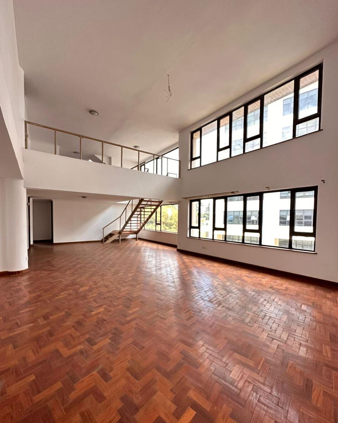 4-Ensuite Duplex with Roof Terrace & DSQ - Riverside Drive