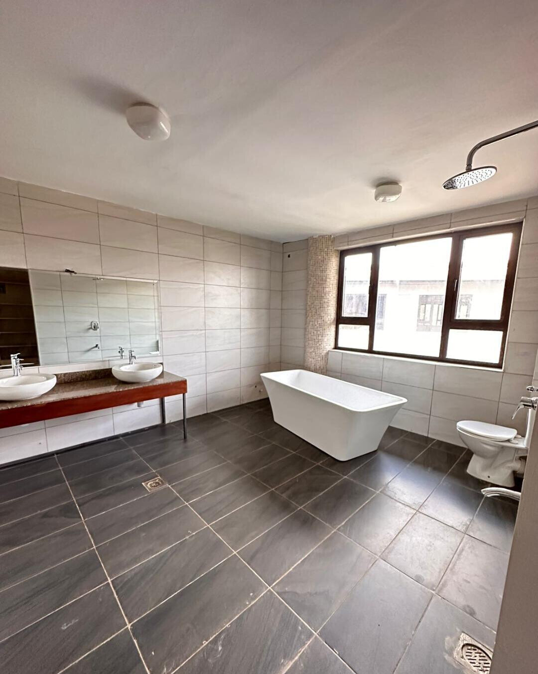 4-Ensuite Duplex with Roof Terrace & DSQ - Riverside Drive