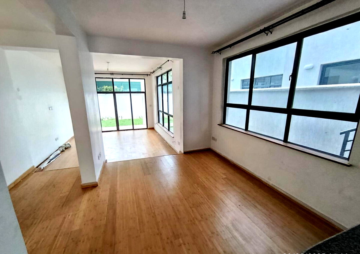 4-Bed Townhouse with DSQ & Garden - Lavington