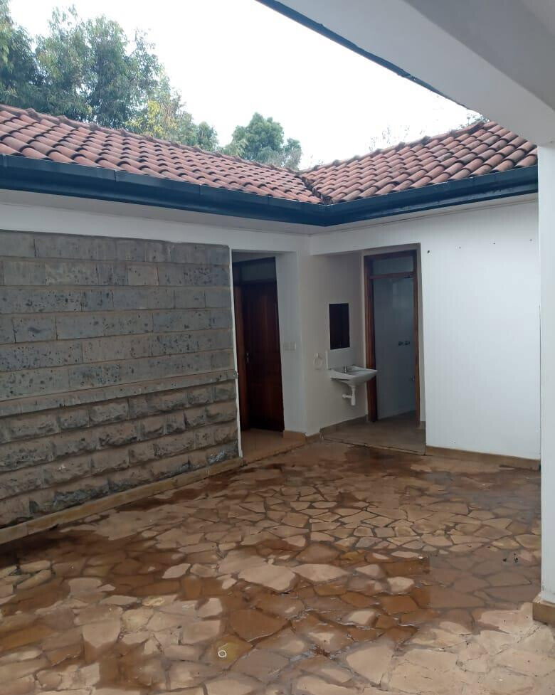 4-Bed Townhouse on Half-Acre with Mature Garden – Karen