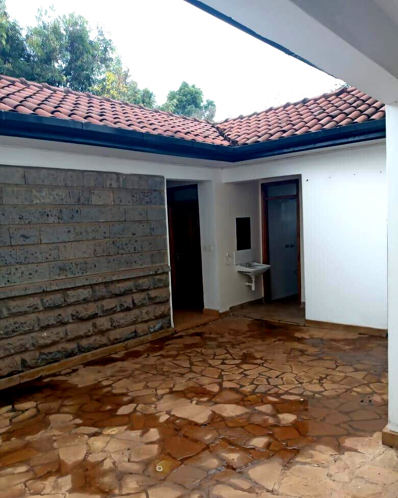 4-Bed Townhouse on Half-Acre with Mature Garden – Karen