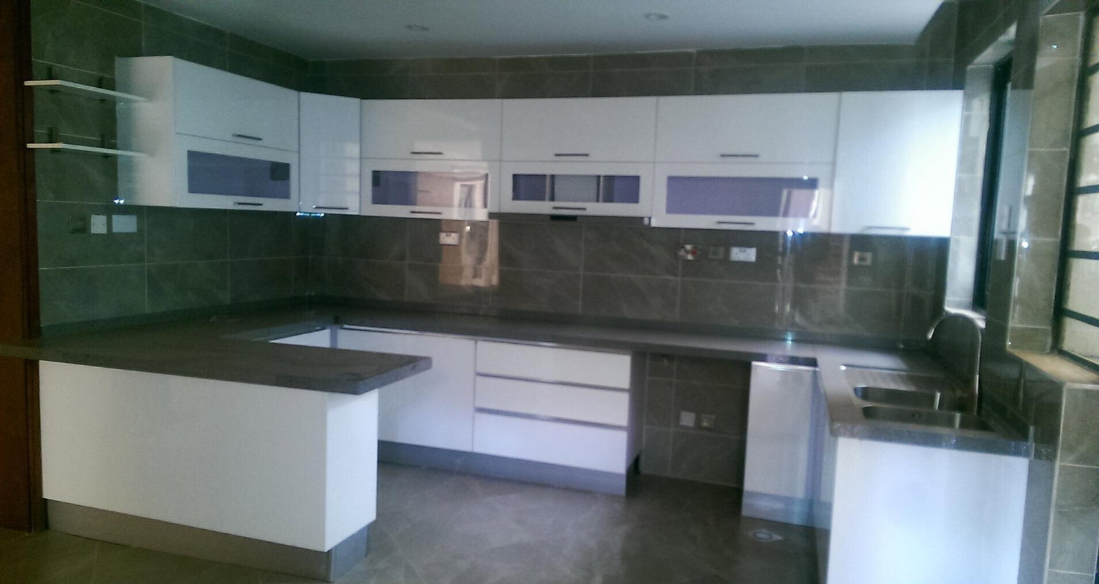 Modern 5-Ensuite Villa with Gym & Steam Room - Lavington