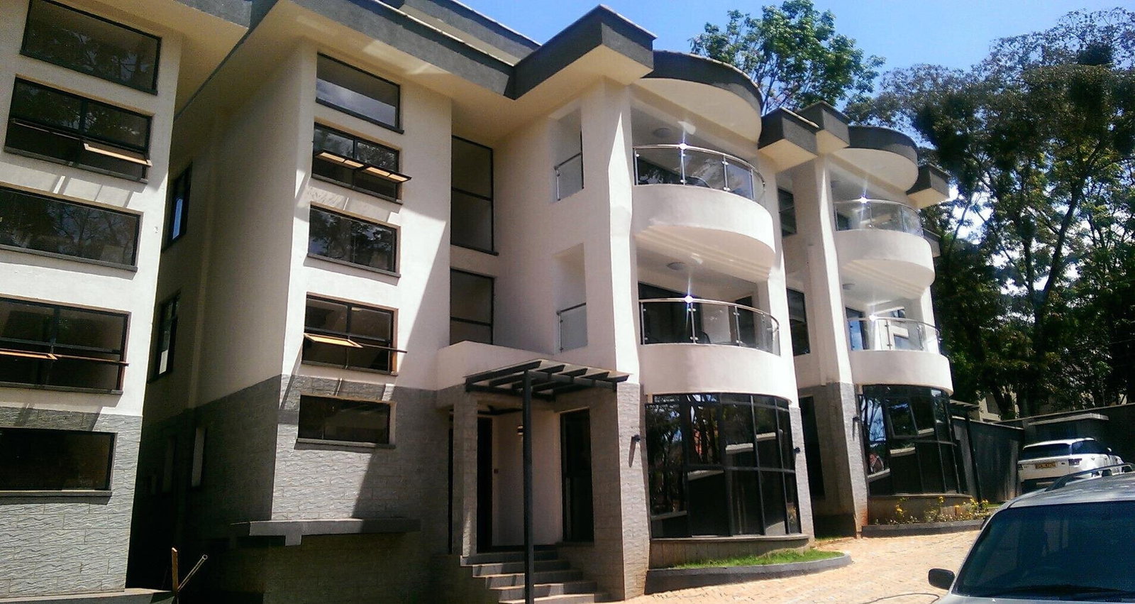 Modern 5-Ensuite Villa with Gym & Steam Room - Lavington