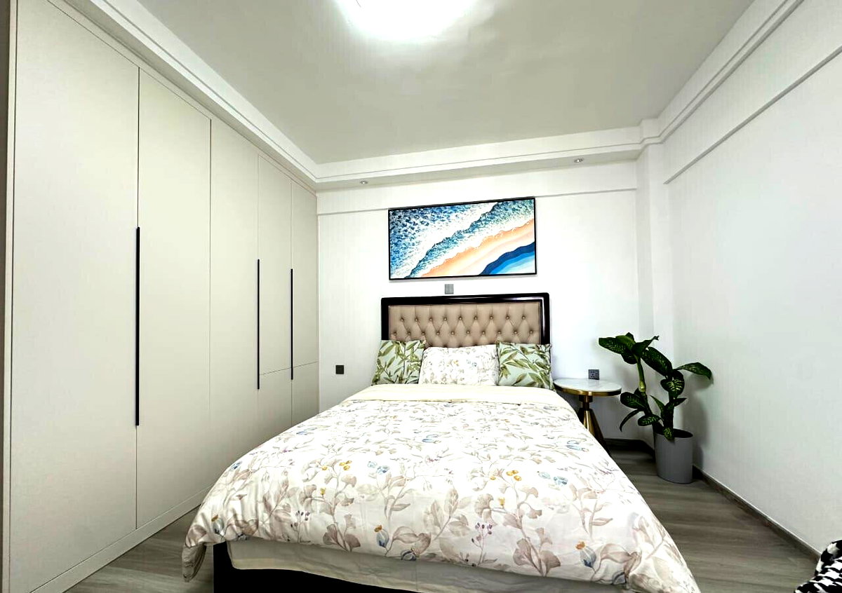 2BR Townhouse with Pool, Gym & Rooftop Football - Kilimani
