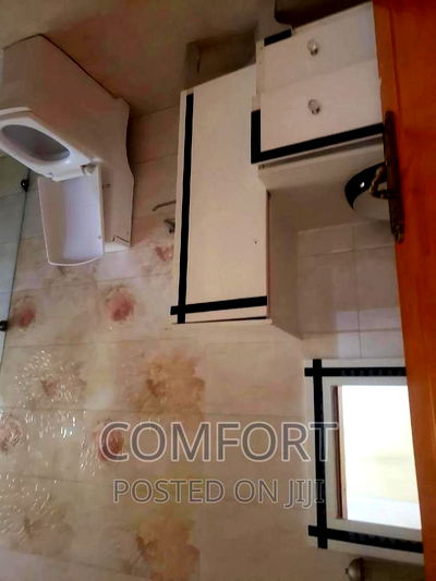 5bdrm Townhouse / Terrace in Lavington Green for rent - Image 9