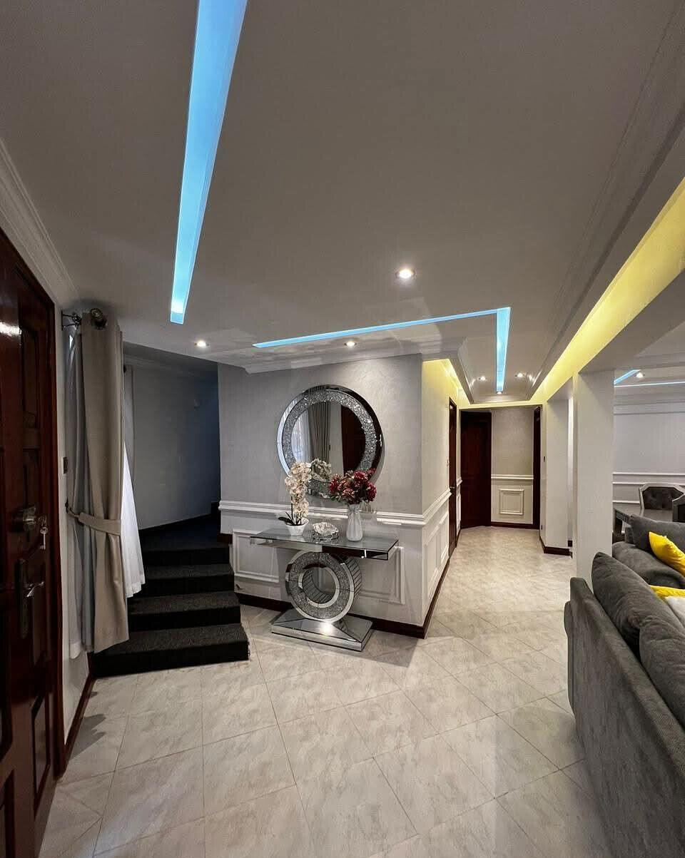 4-Ensuite Maisonette with DSQ & 12,900L Water Storage - Lavington