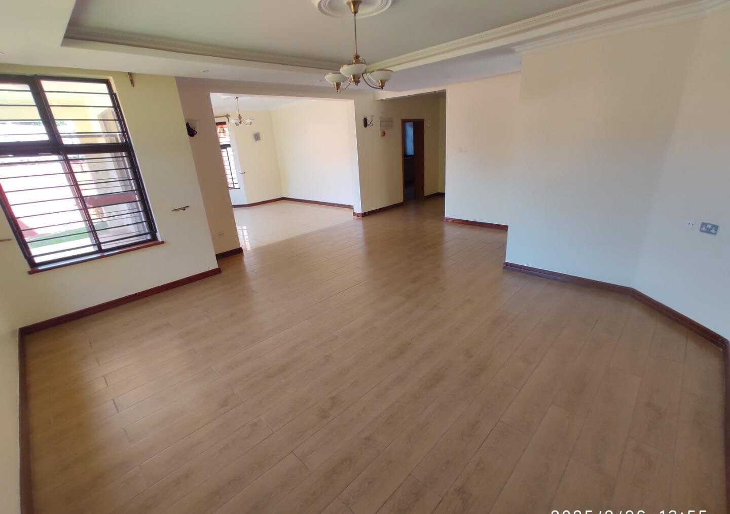 5-Ensuite Townhouse with DSQ & 12,000L Water Tank - Lavington