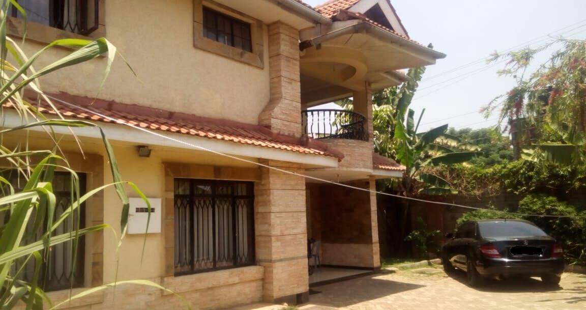 4-Ensuite Townhouse with Fireplace & DSQ - Lavington