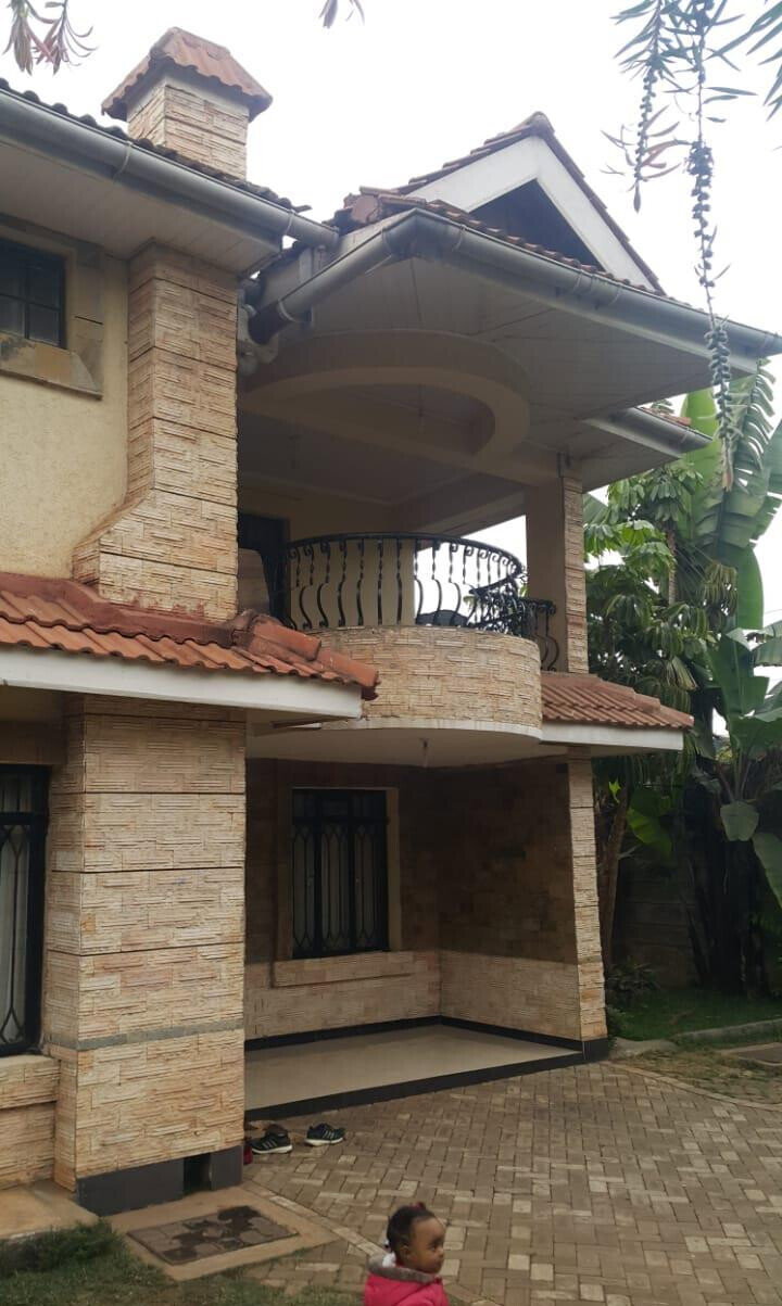 4-Ensuite Townhouse with Fireplace & DSQ - Lavington
