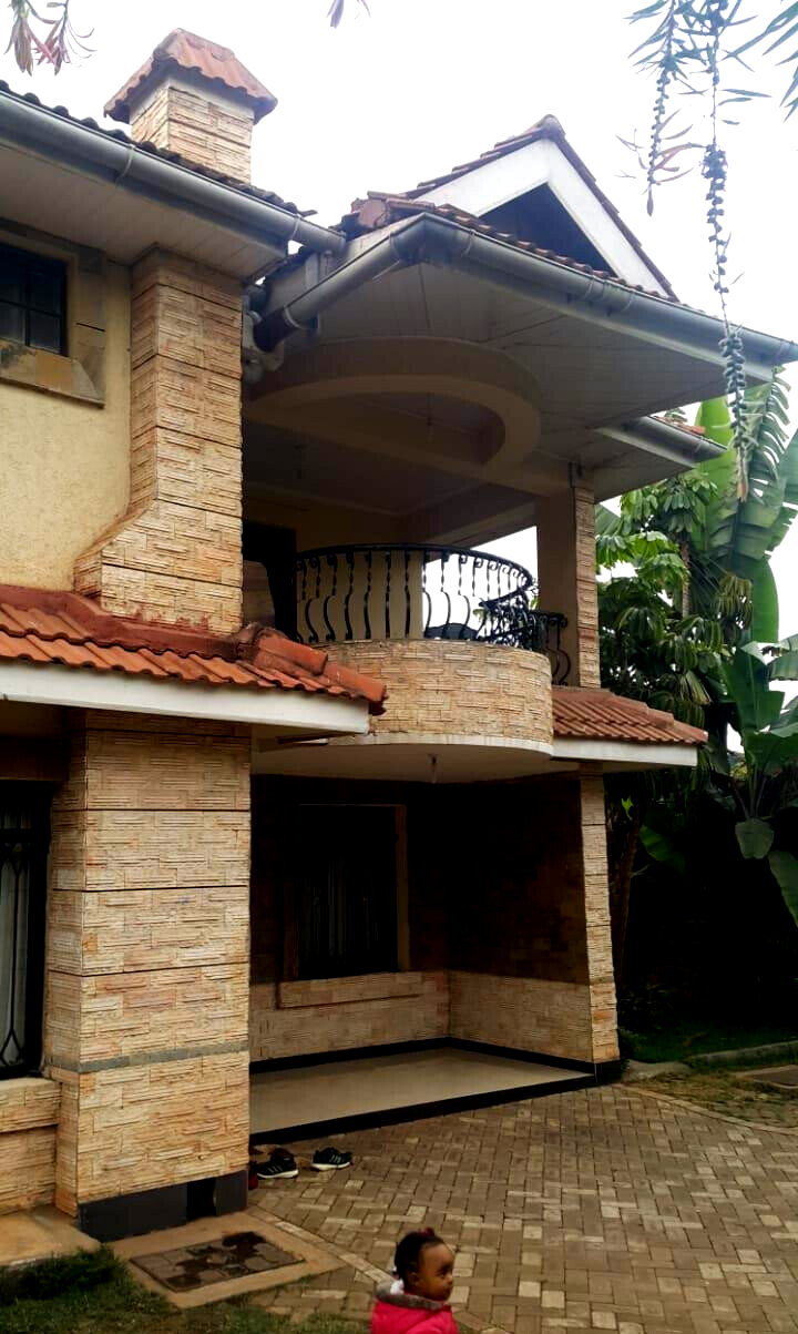 4-Ensuite Townhouse with Fireplace & DSQ - Lavington
