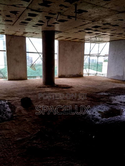 Airy 1100sqft Shop Space in a Grade a Office - Image 7