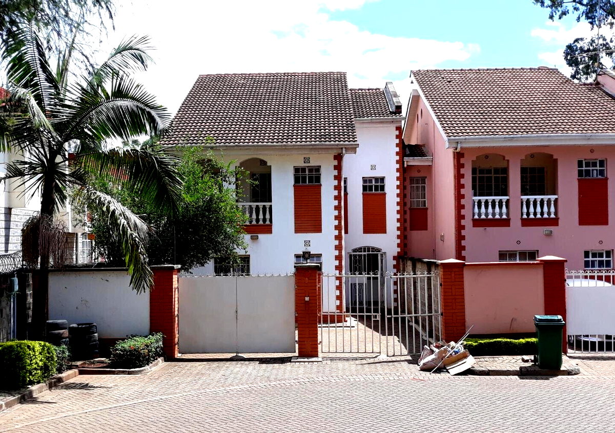 4-Ensuite Townhouse with Flat Garden & Study - Lavington