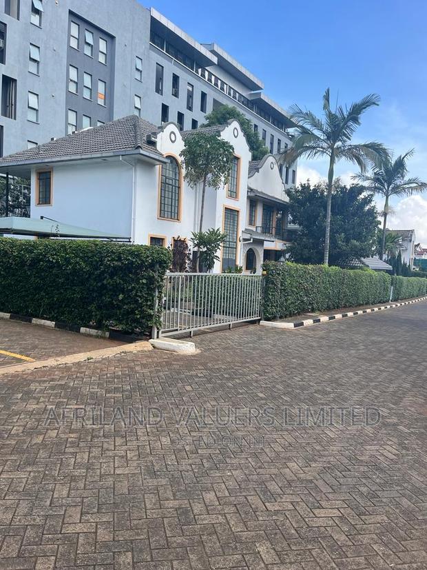 4bdrm Villa in Mugumo Villa, Valley Arcade for rent