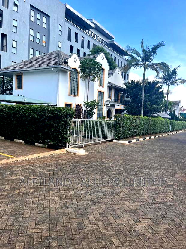 4bdrm Villa in Mugumo Villa, Valley Arcade for rent