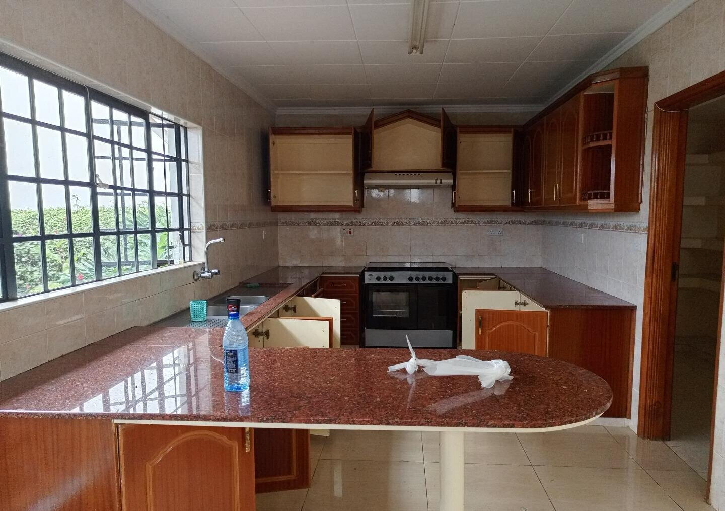4-Ensuite Townhouse with Hot Tub & DSQ - Spring Valley