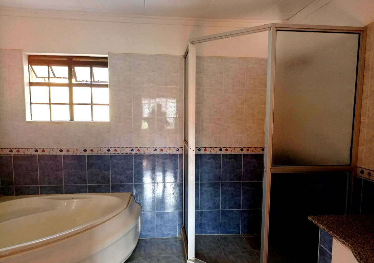 4-Ensuite Townhouse with Hot Tub & DSQ - Spring Valley