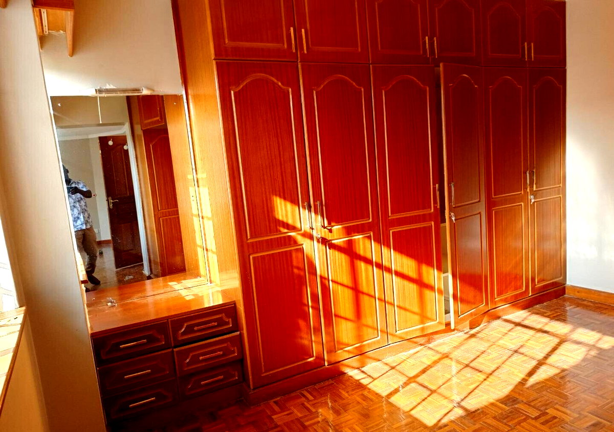 4-Ensuite Townhouse with Hot Tub & DSQ - Spring Valley