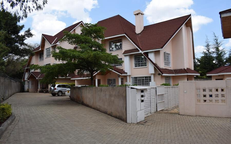 5-Ensuite Townhouse in Quiet Court of 4 - Lavington