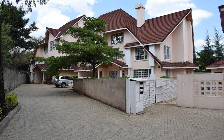5-Ensuite Townhouse in Quiet Court of 4 - Lavington