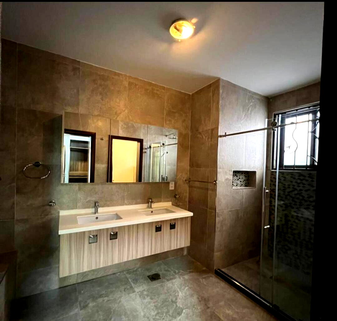 5-Ensuite Townhouse with Solar & Borehole - Lavington