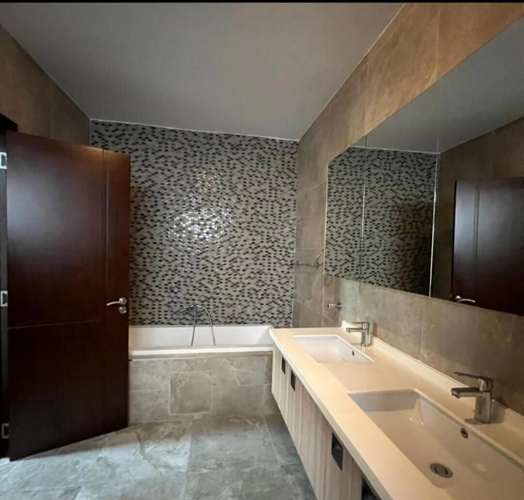 5-Ensuite Townhouse with Solar & Borehole - Lavington