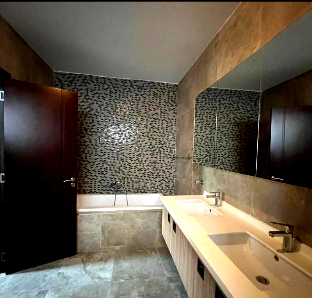 5-Ensuite Townhouse with Solar & Borehole - Lavington