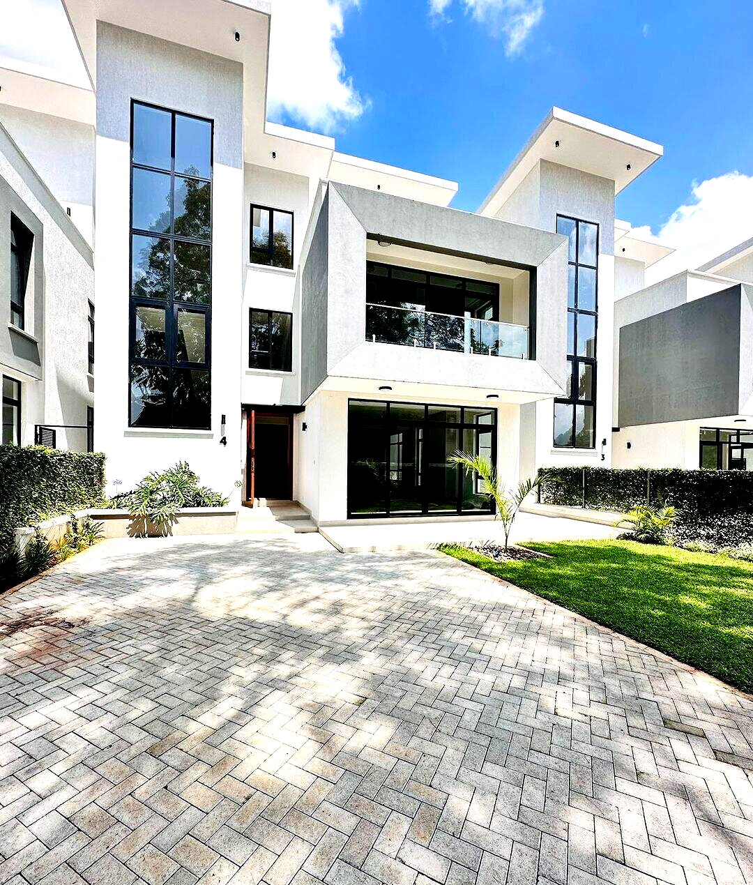 Newly Built 5-Ensuite Townhouse with Garden - Lavington