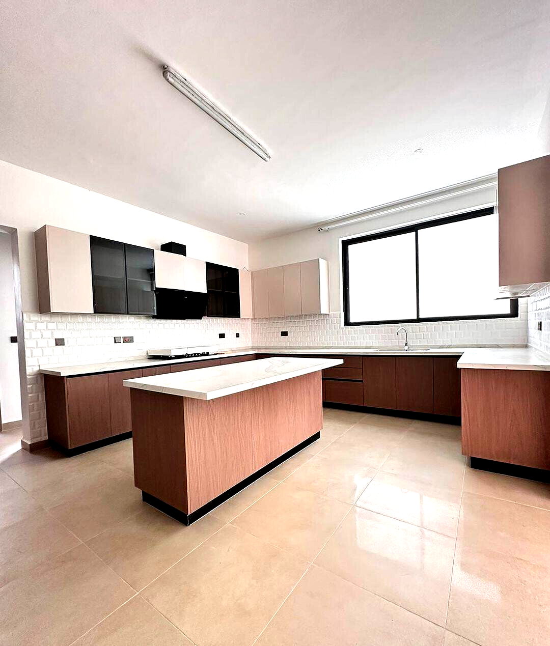 Newly Built 5-Ensuite Townhouse with Garden - Lavington