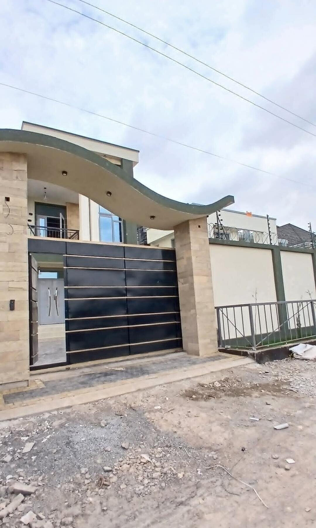 5BR All-Ensuite Townhouse with DSQ & Electric Fence - Syokimau