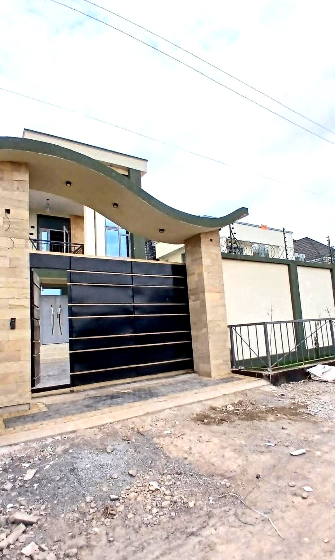 5BR All-Ensuite Townhouse with DSQ & Electric Fence - Syokimau