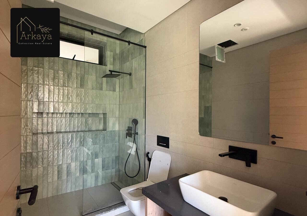 5-Ensuite Townhouse with Floating Fireplace & Dual Kitchens - Westlands