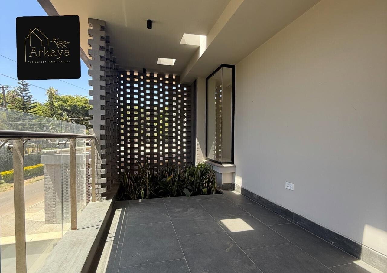 5-Ensuite Townhouse with Floating Fireplace & Dual Kitchens - Westlands