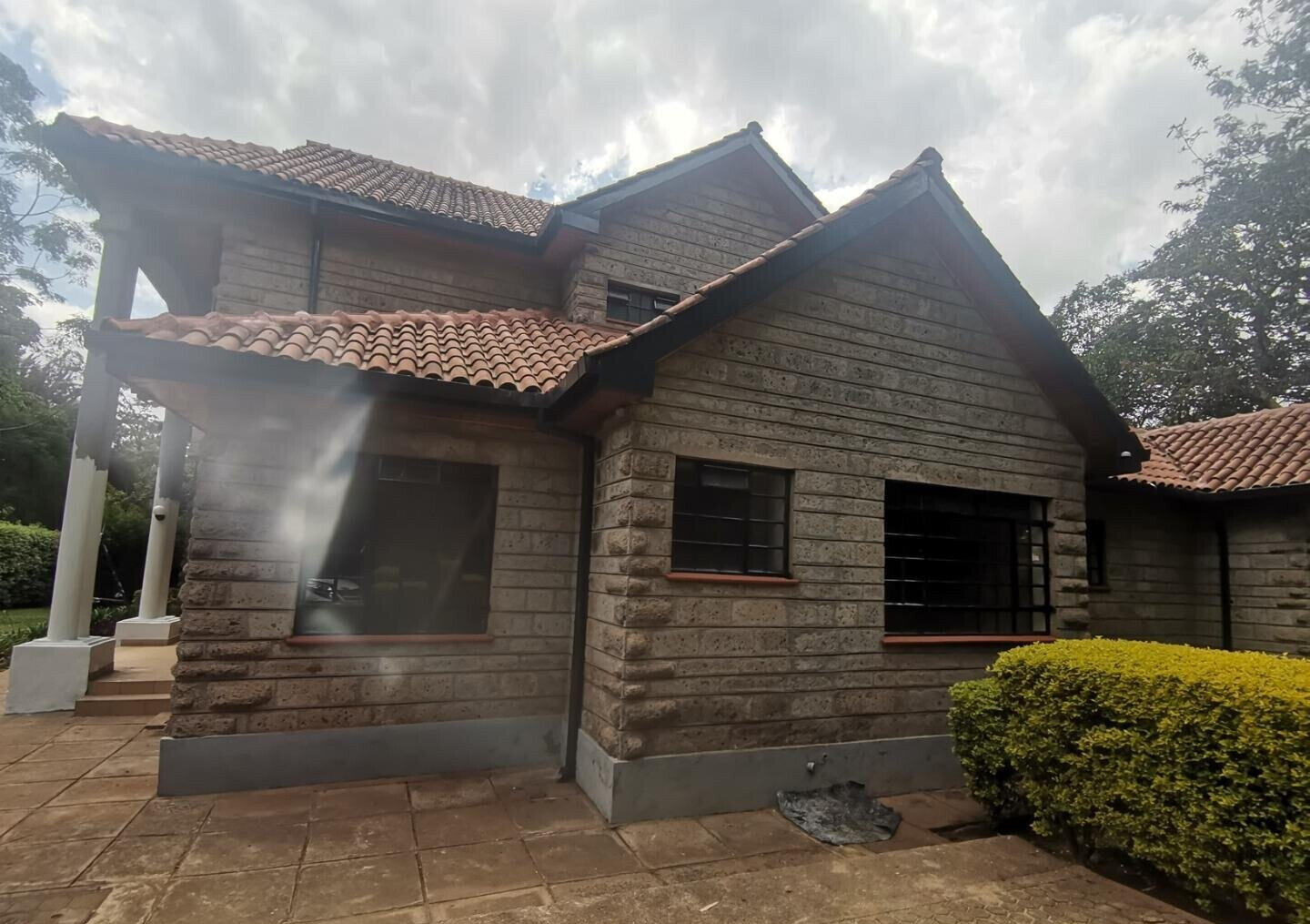 4-Ensuite Townhouse on Half-Acre with DSQ – Karen