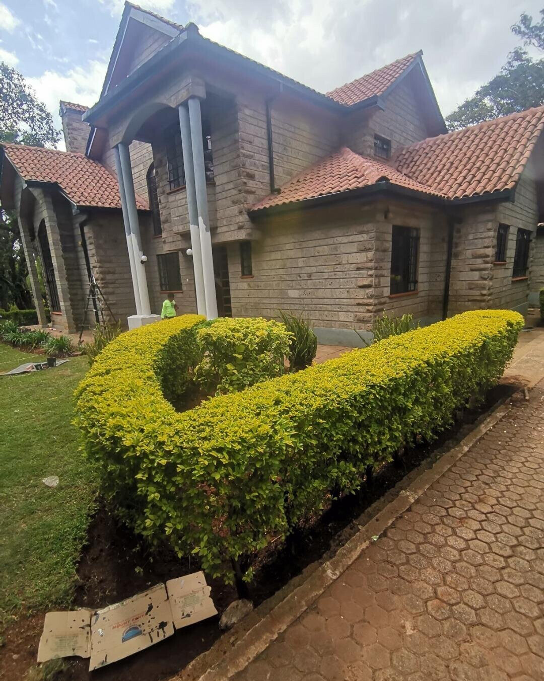 4-Ensuite Townhouse on Half-Acre with DSQ – Karen
