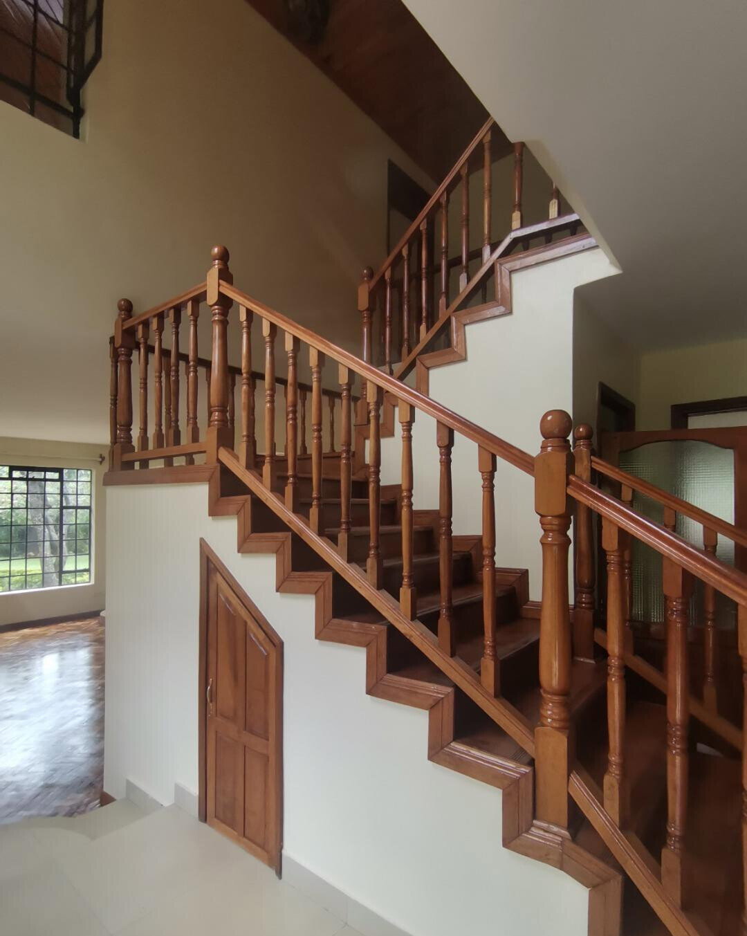 4-Ensuite Townhouse on Half-Acre with DSQ – Karen