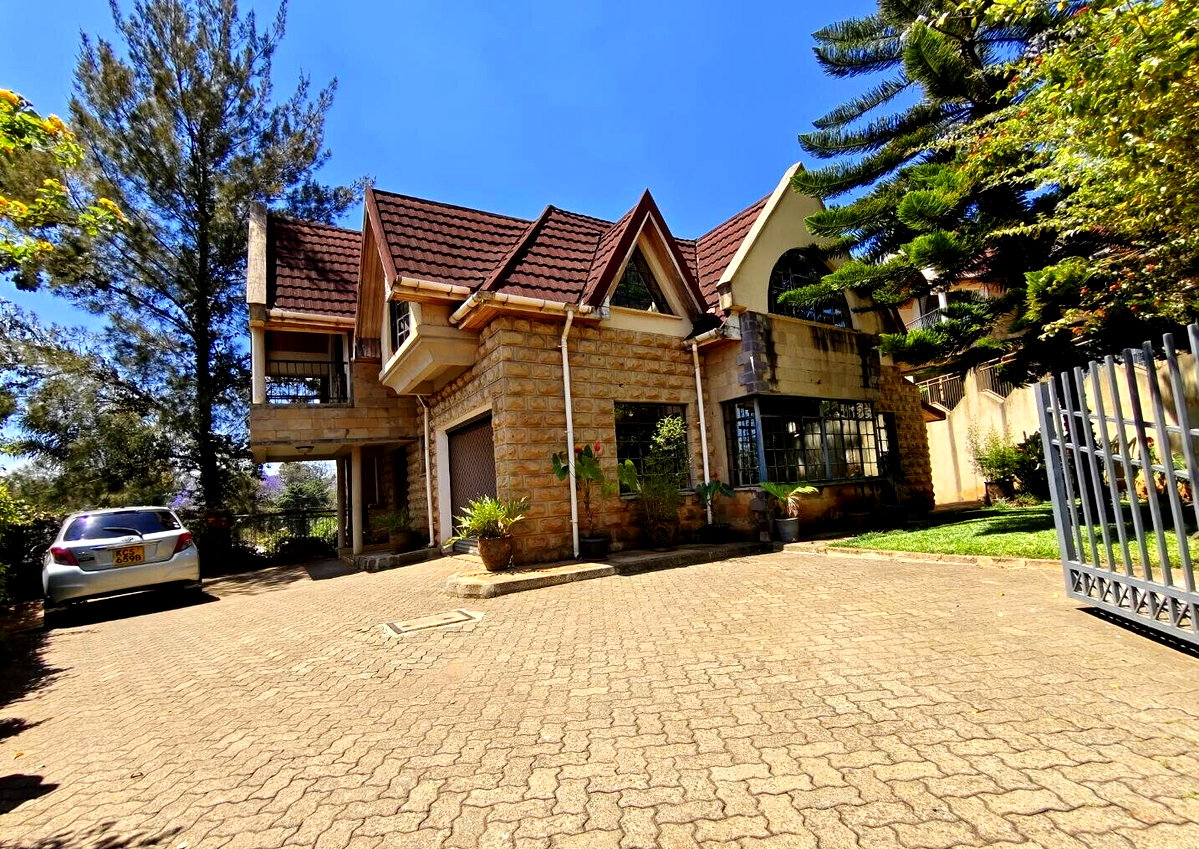 5-Ensuite Villa with Private Garden in Exclusive 4-Unit Lavington Estate