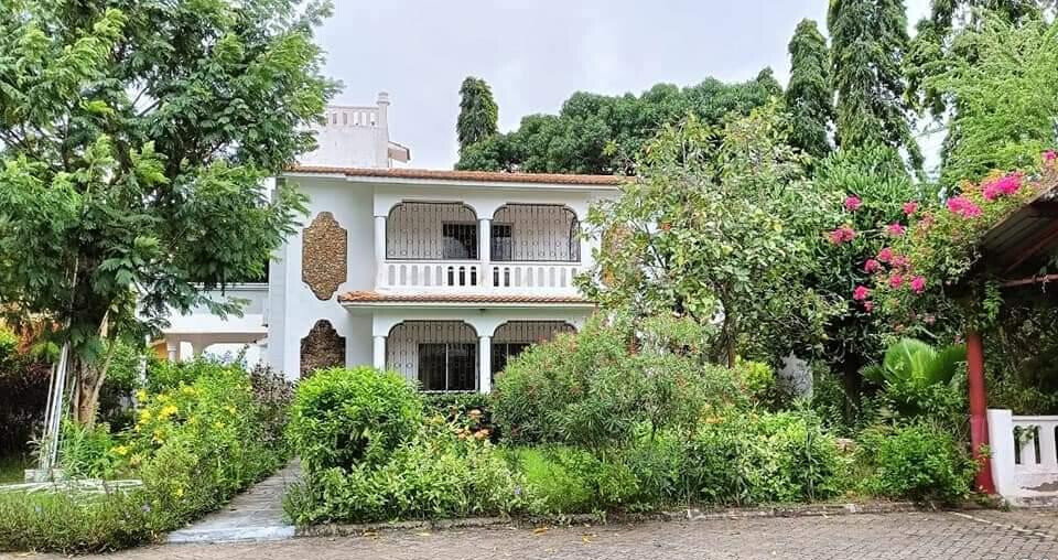 Samfrance Homes 4BR Townhouse with Rooftop Terrace - Nyali