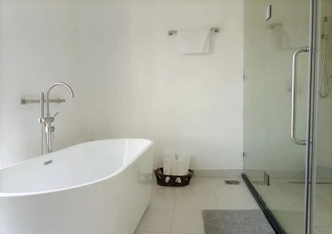 5BR Townhouse with Stream & Garden on Half-Acre – Karen