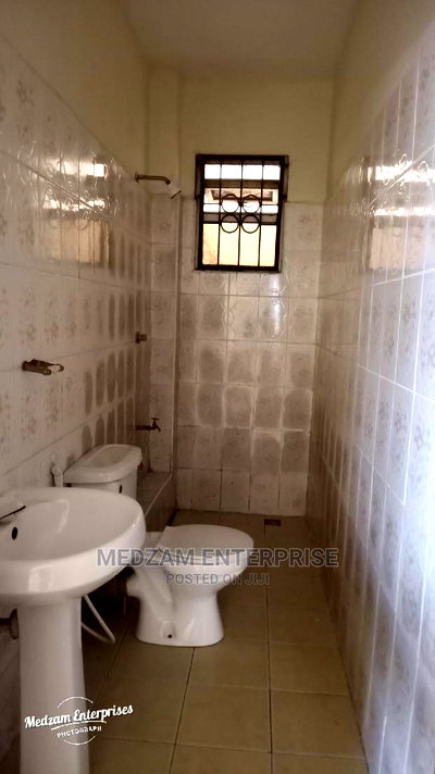 3bdrm Apartment in Kisimani, Ziwa La Ngombe for Rent - Image 9