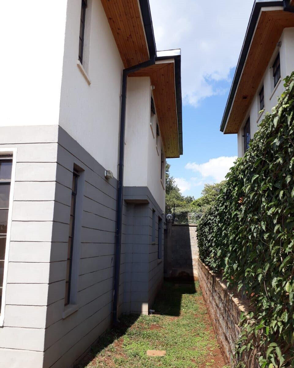 4 En-Suite Townhouse by Kezzel Homes - Kitisuru