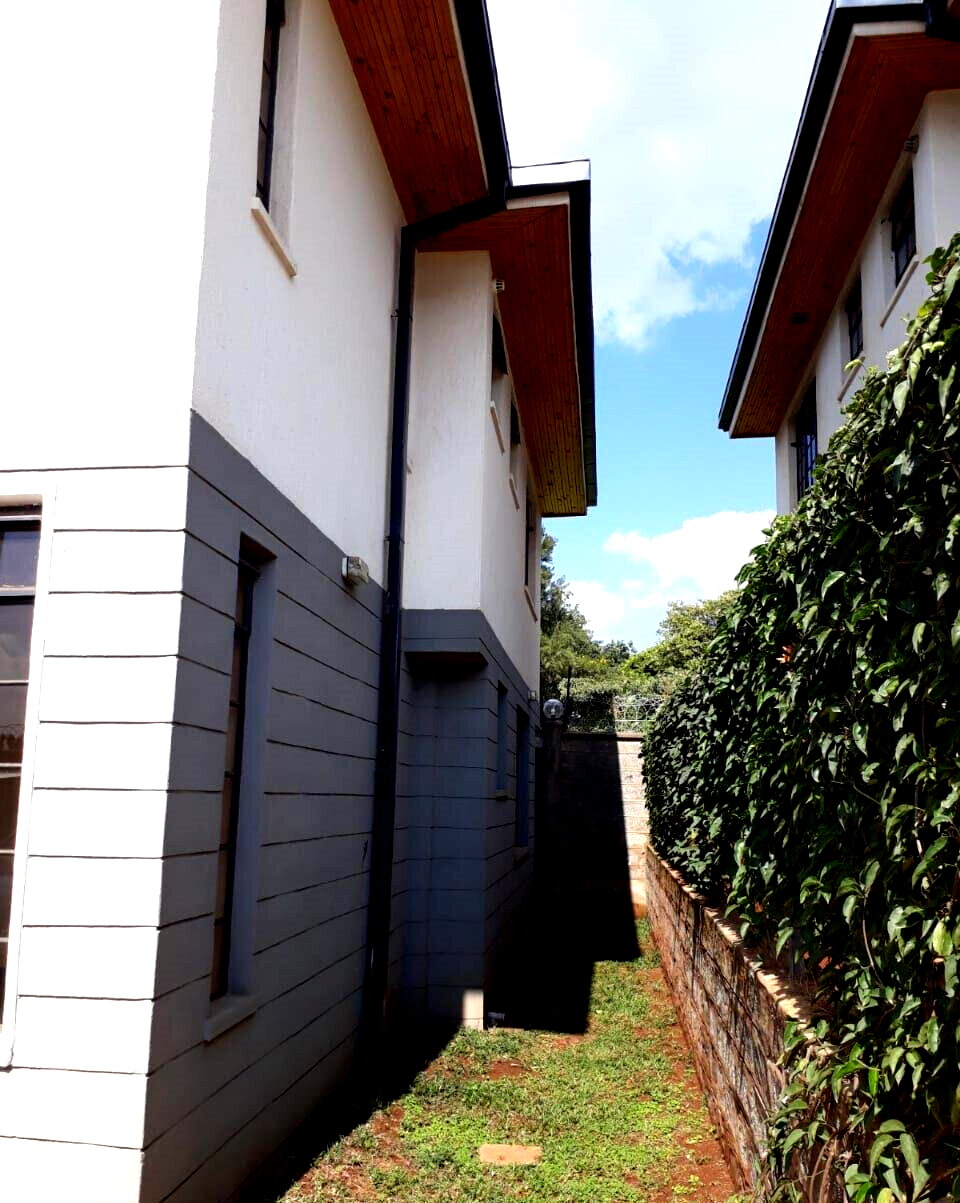 4 En-Suite Townhouse by Kezzel Homes - Kitisuru
