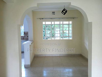 3bdrm Bungalow in Kandisi for sale - Image 2