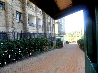 2bdrm Apartment in Westmont Spring, Wangige for sale - Image 3