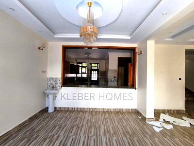 5bdrm Townhouse / Terrace in Karen for rent - Image 2