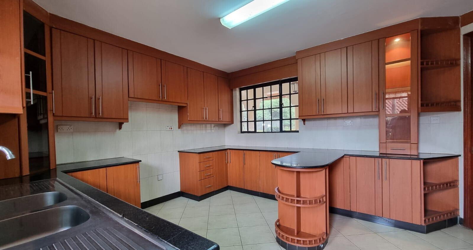 5-Ensuite Villa with Private Garden in Kaputei Gardens - Lavington
