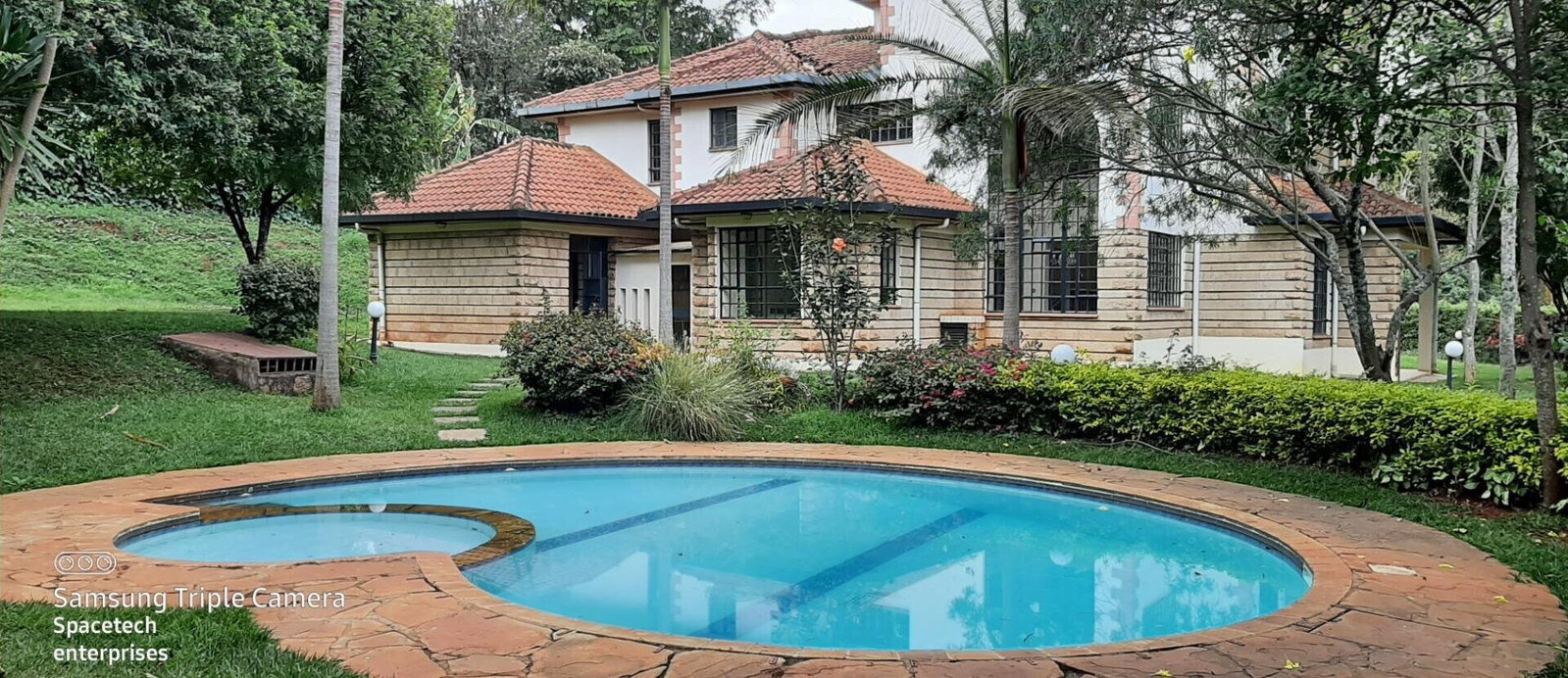 4 En-Suite Townhouse with Sunken Lounge & Pool - Kitisuru